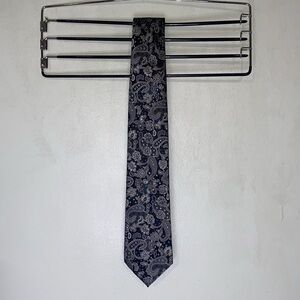 Geoffrey Beene 100% Silk Neck Tie Black/Silver Paisley Men’s Standard Size